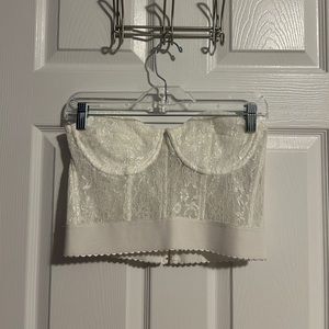 White lace Edikted strapless corset. Size large.